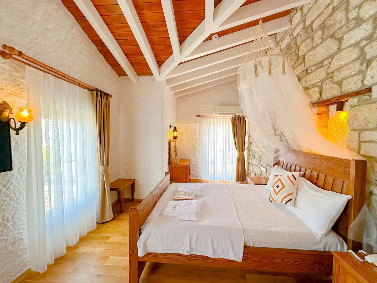 Stone Garden Taş 3*